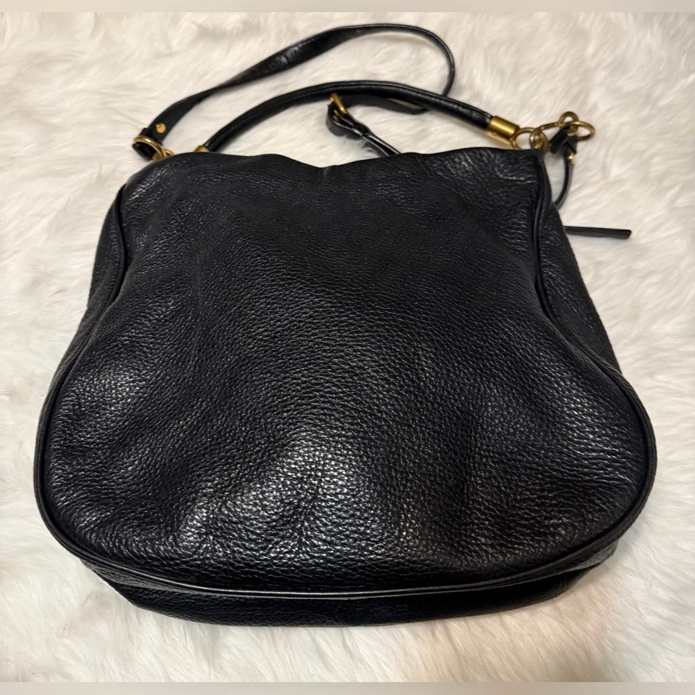 Marc Jacobs Hobo Black Pebbled Leather Bag with Gold Hardware - Picture 8 of 13
